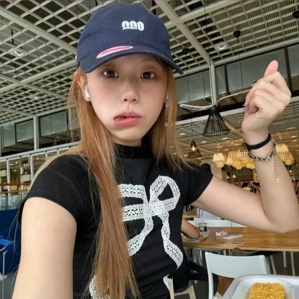 饱餐秀色